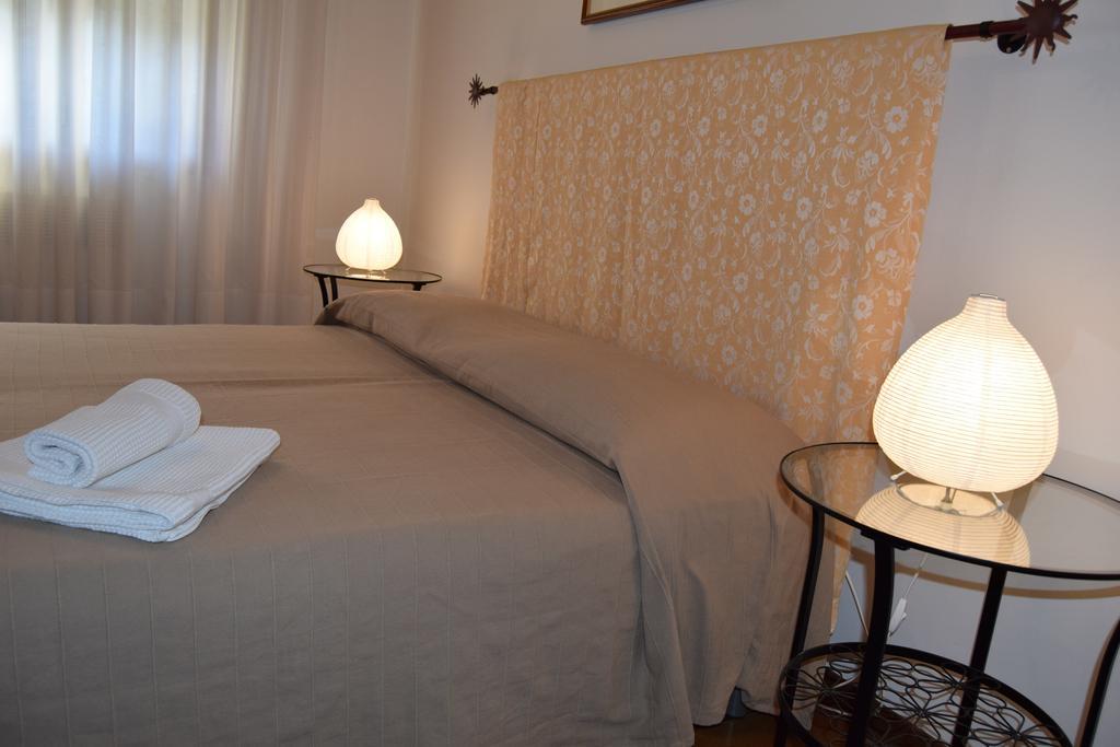 Casa Vacanza E Per Lavoro Elena E Carla Spinea Buitenkant foto