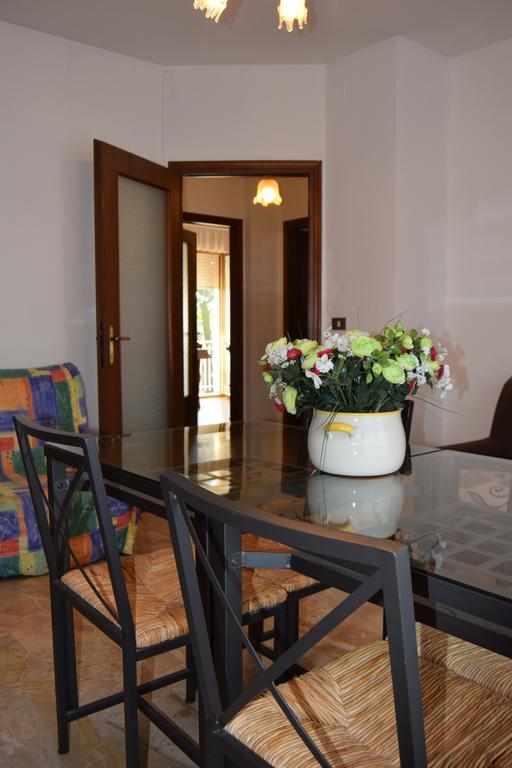 Casa Vacanza E Per Lavoro Elena E Carla Spinea Buitenkant foto