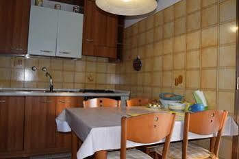 Casa Vacanza E Per Lavoro Elena E Carla Spinea Buitenkant foto